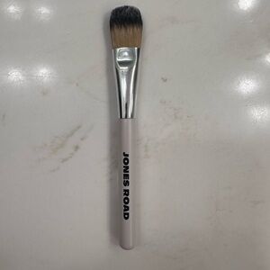 Jones Road The Skin Brush